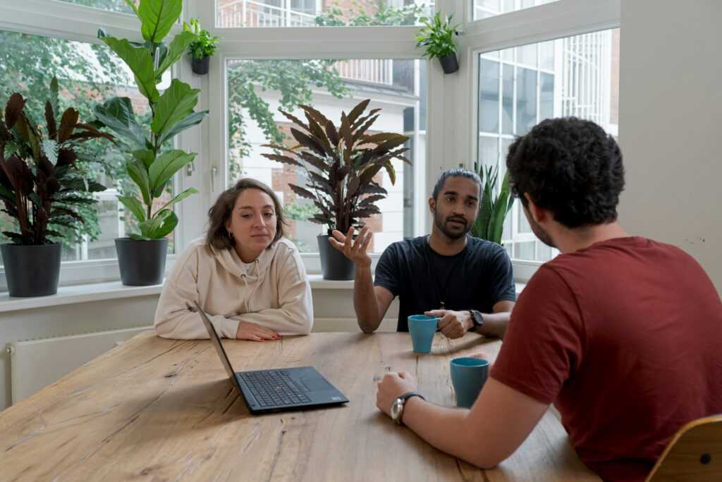 Managing Remote Teams Effectively During Expansion